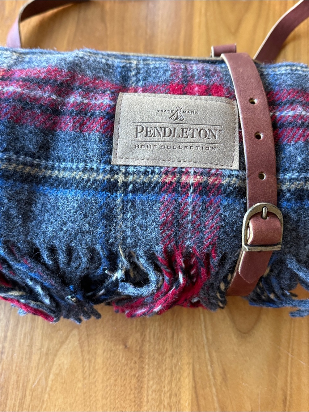 Pendleton Gray & Red Plaid Wool Throw - Picture 5 of 6